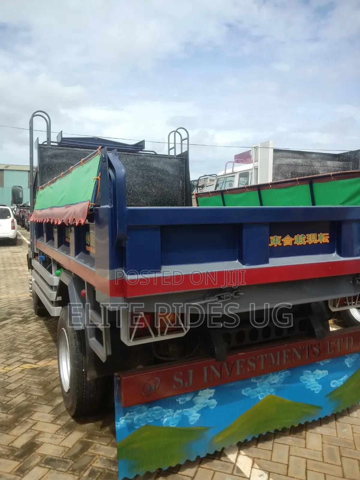 Isuzu Elf Truck 2013 Blue