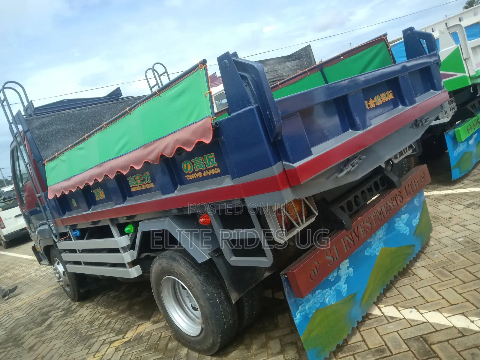 Isuzu Elf Truck 2013 Blue