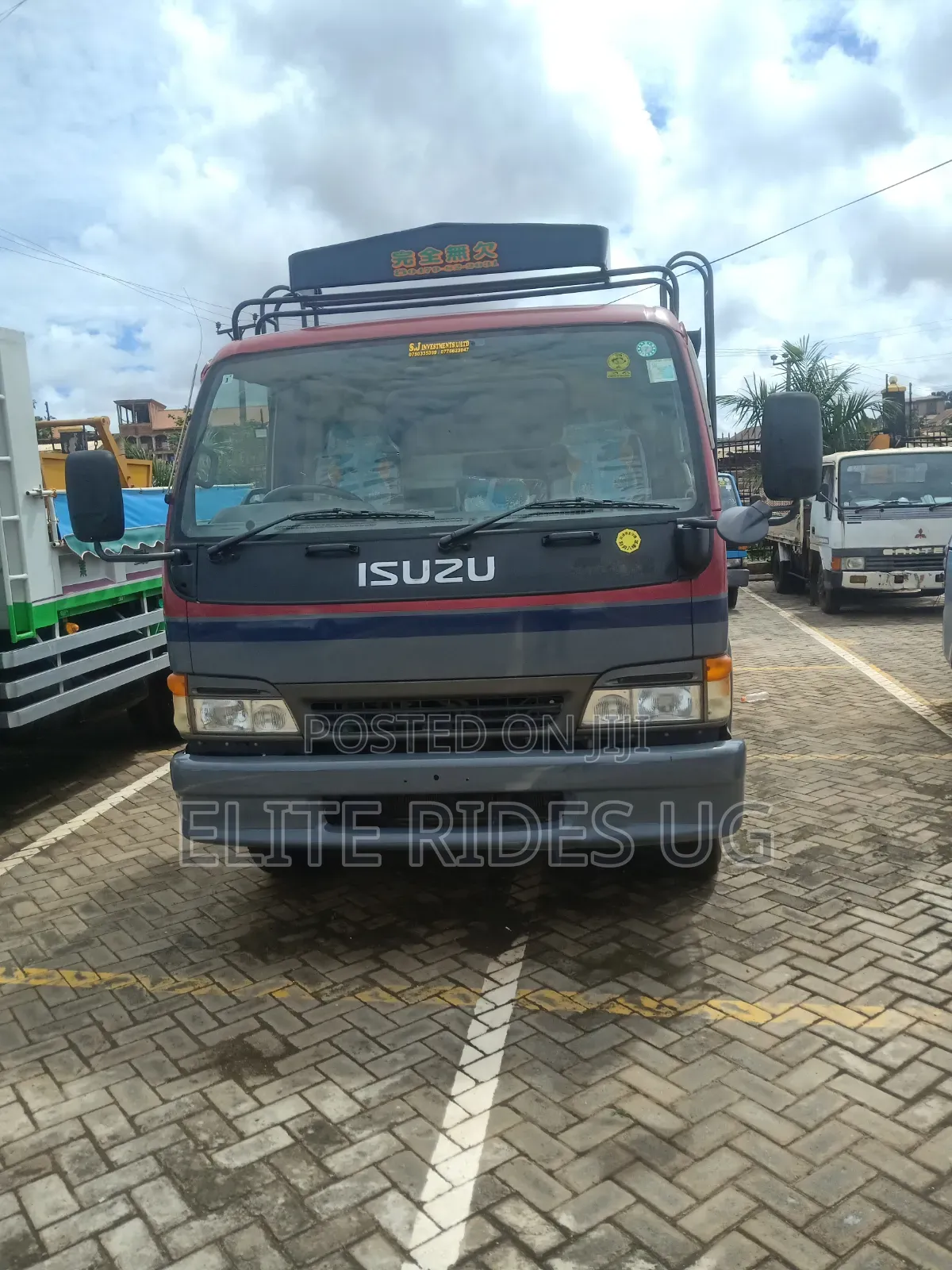 Isuzu Elf Truck 2013 Blue