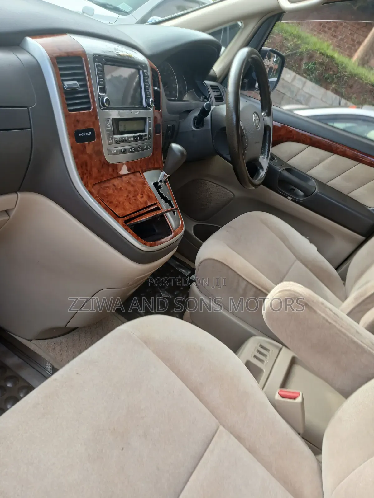 Toyota Alphard 2.4 Petrol FWD 2003 Black