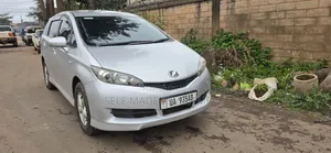 Toyota Wish 2011 Silver