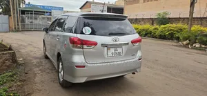 Toyota Wish 2011 Silver