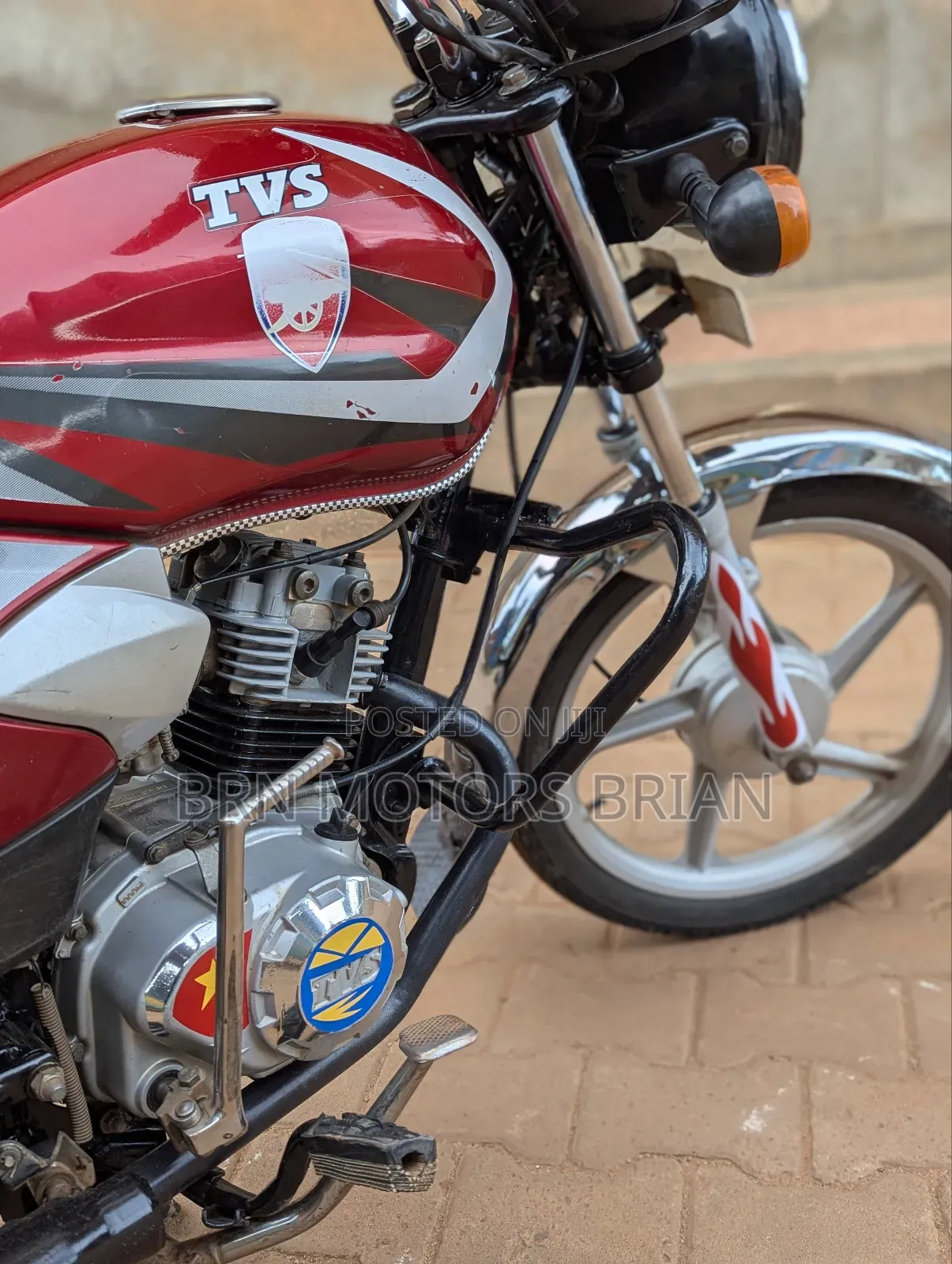TVS HLX 125 2022 Red