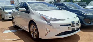 Toyota Prius 2017 White