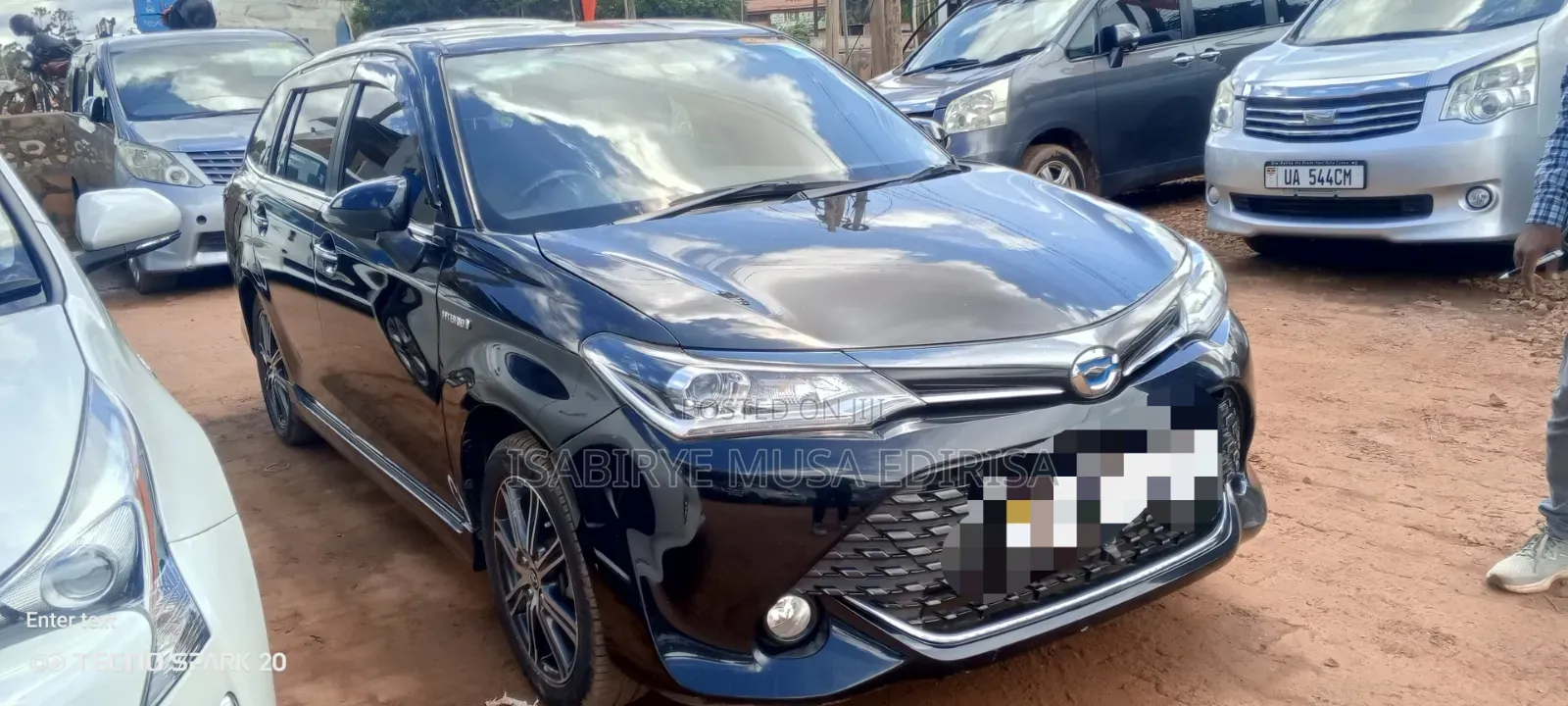 Toyota Corolla Fielder 1.5 Hybrid FWD 2016 Black