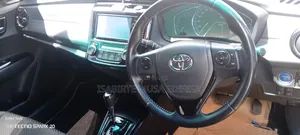 Toyota Corolla Fielder 1.5 Hybrid FWD 2016 Black