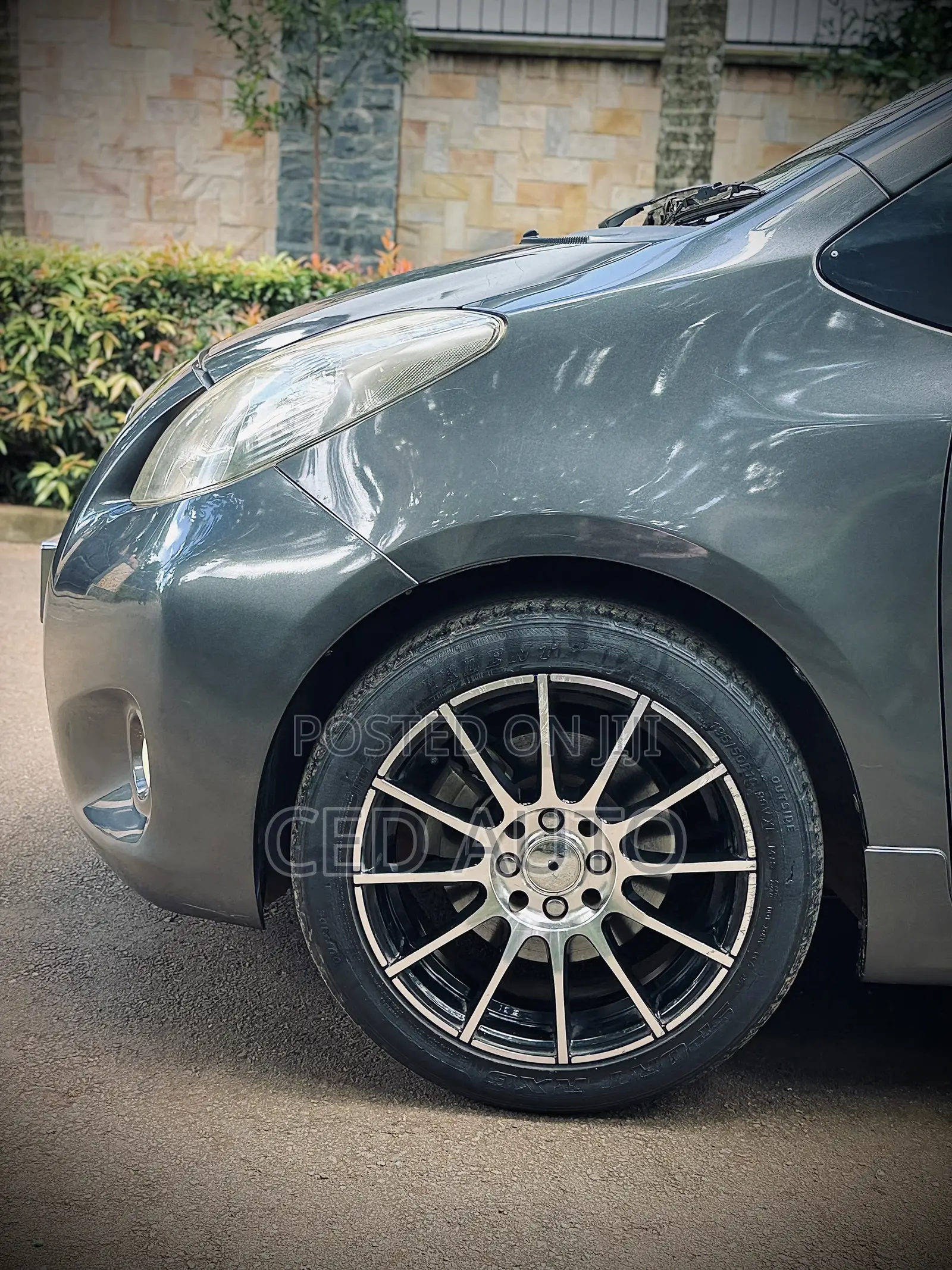Toyota Vitz 2010 Gray
