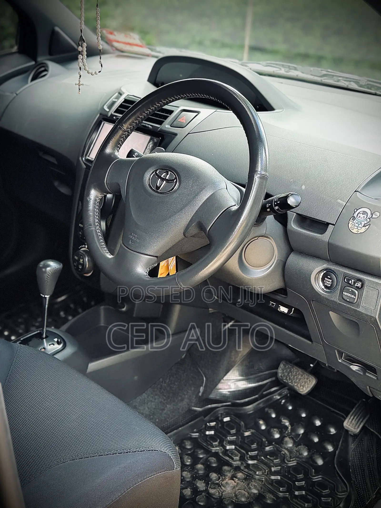 Toyota Vitz 2010 Gray