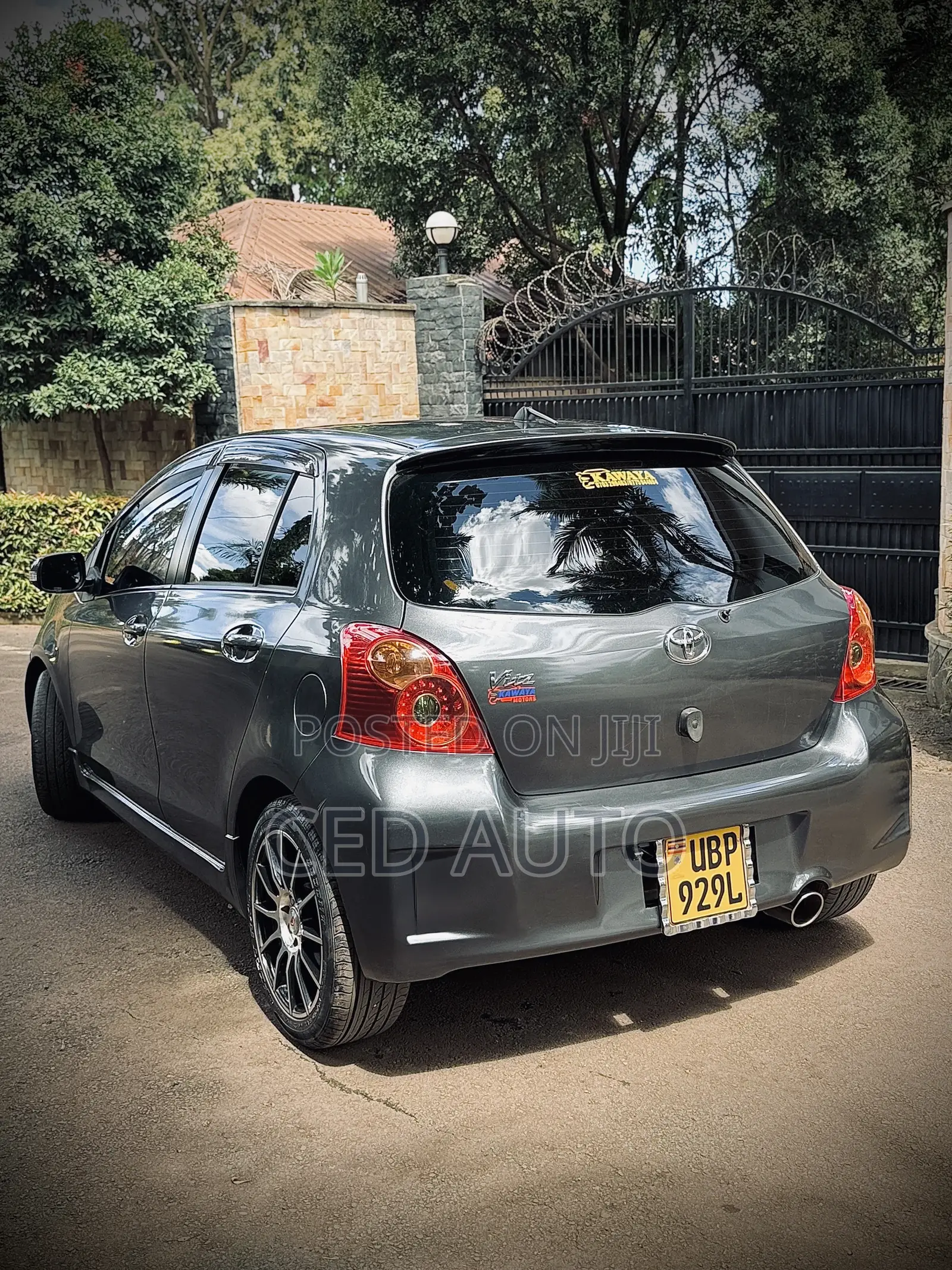 Toyota Vitz 2010 Gray