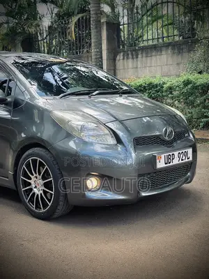 Toyota Vitz 2010 Gray