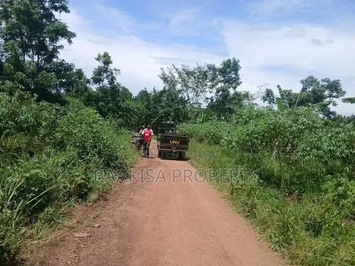 Land on Sell in Matugga Buwambo Near Ymca Main Institute