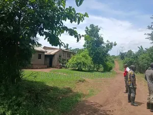 Land on Sell in Matugga Buwambo Near Ymca Main Institute