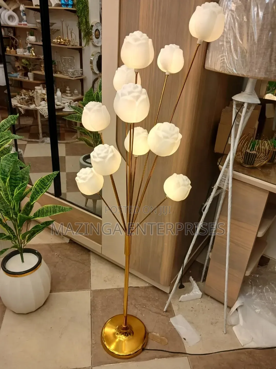 Modern Tulip-Shaped Led Floor Lamp With Golden Stem and Metallic Base
