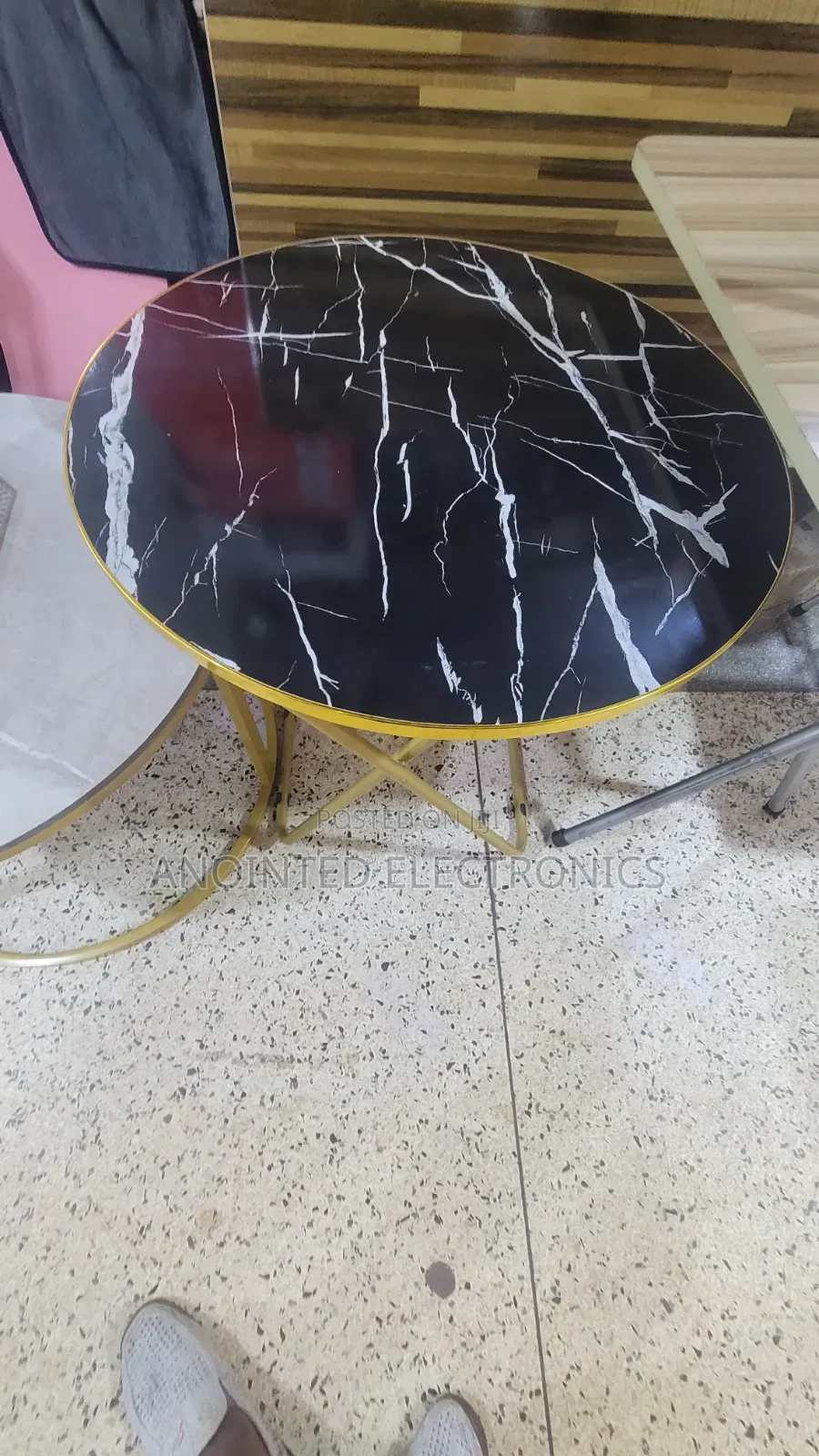 Rounreading Table
