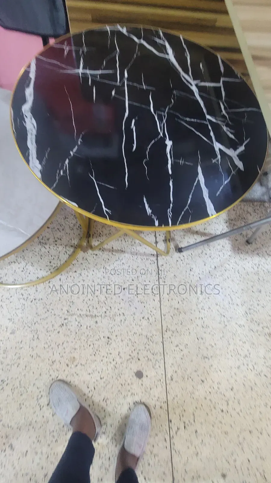Rounreading Table
