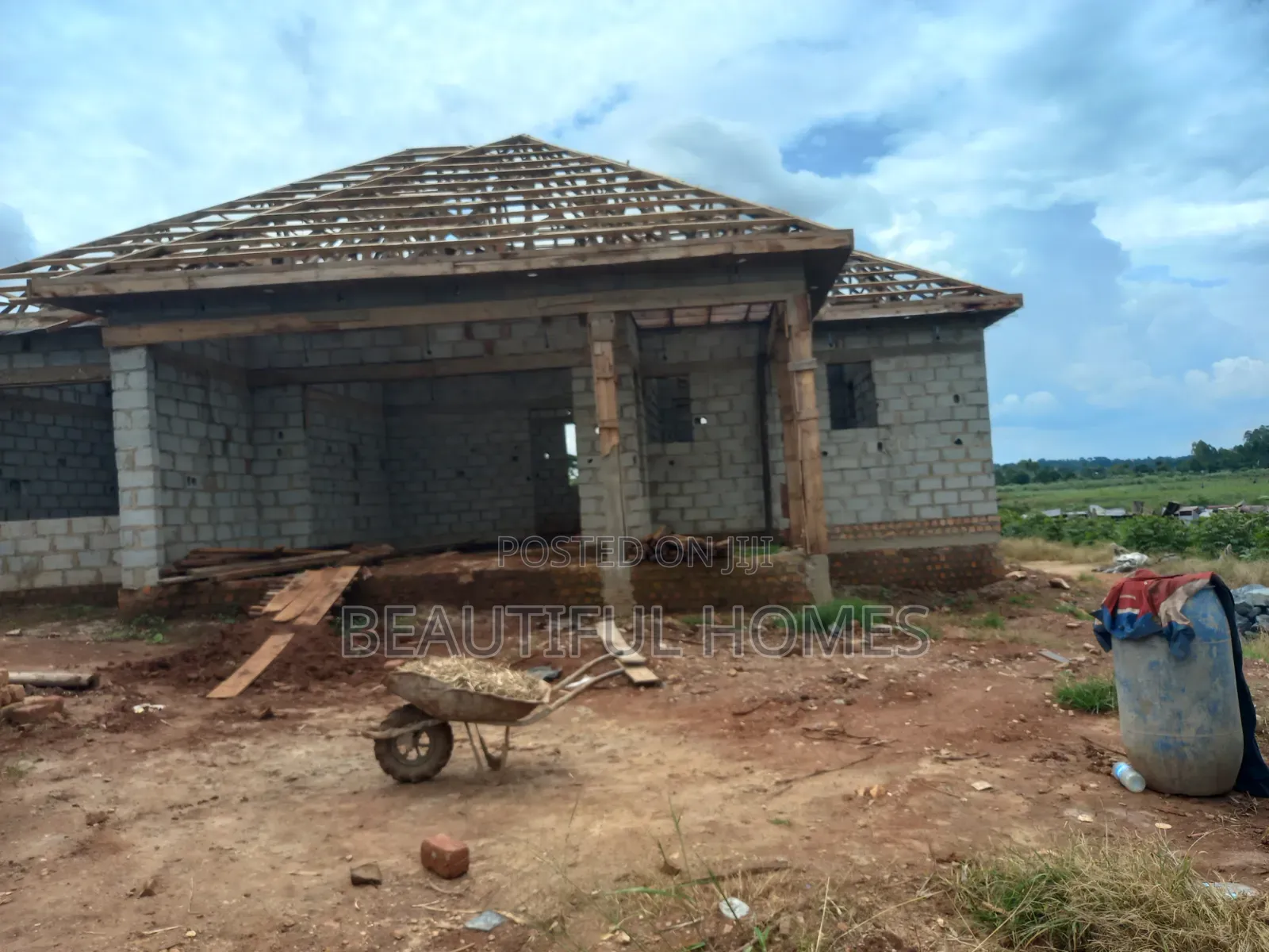 Furnished 4bdrm House in Kira for sale