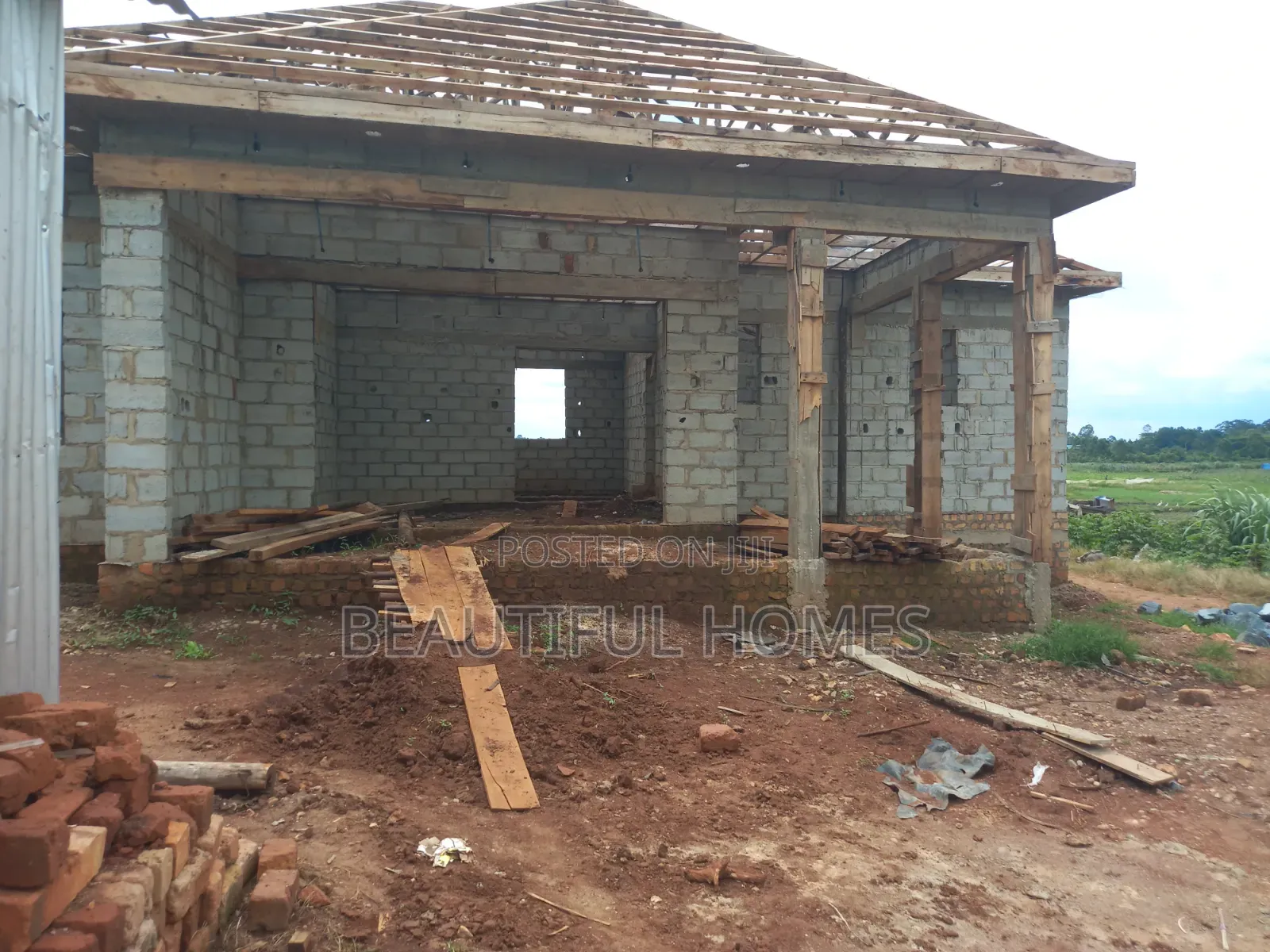 Furnished 4bdrm House in Kira for sale