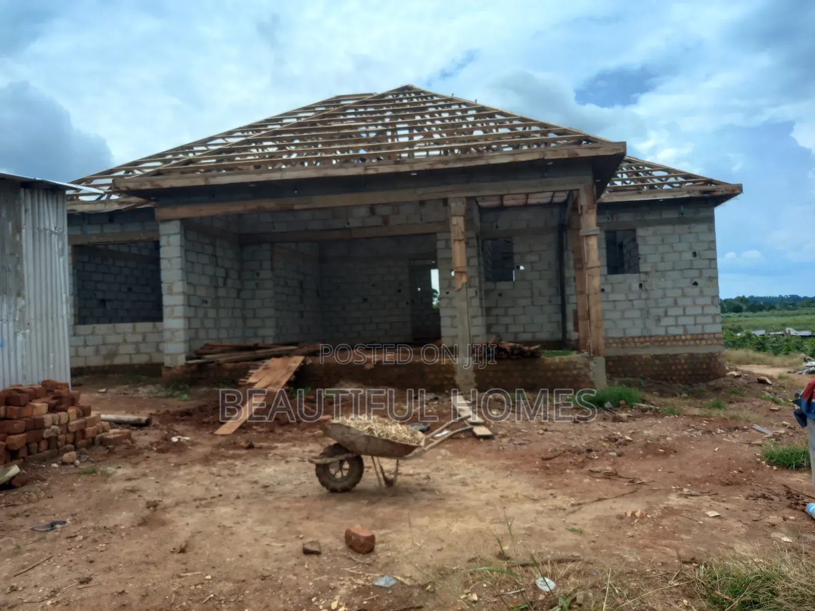 Furnished 4bdrm House in Kira for sale