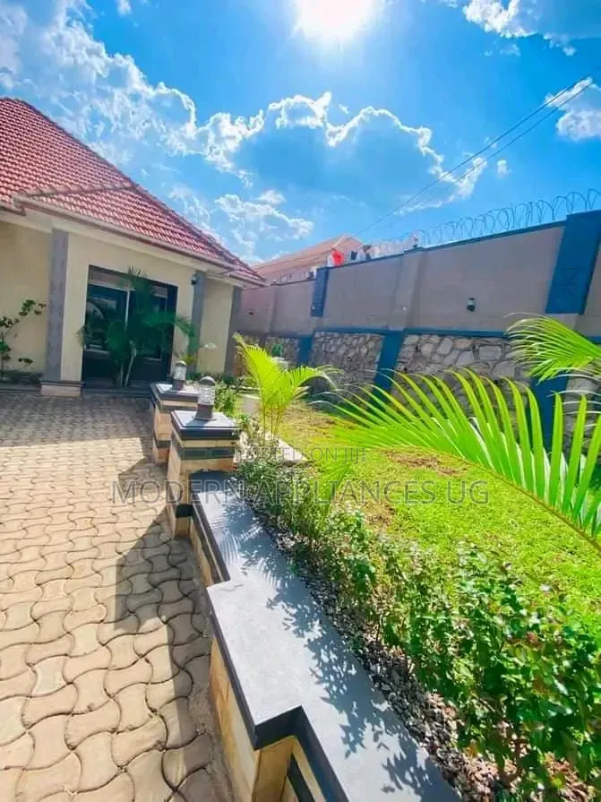 4bdrm House in Gayaza Nakwero, Central Division for sale