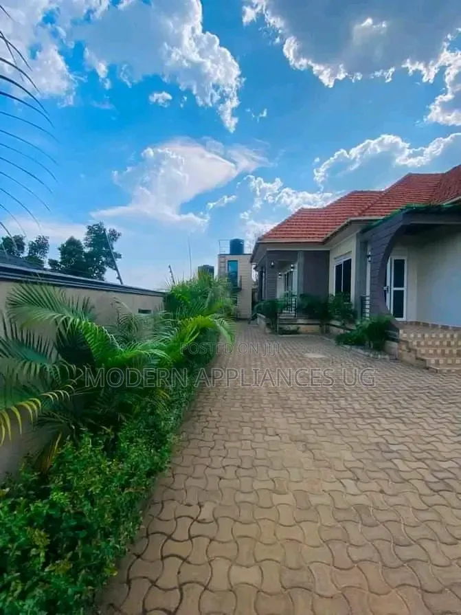 4bdrm House in Gayaza Nakwero, Central Division for sale