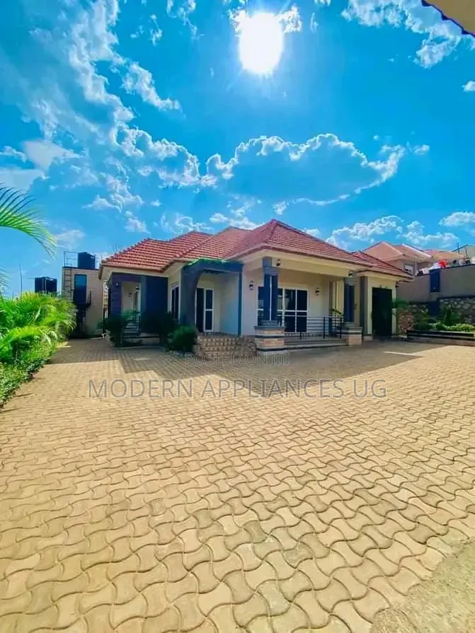 4bdrm House in Gayaza Nakwero, Central Division for sale