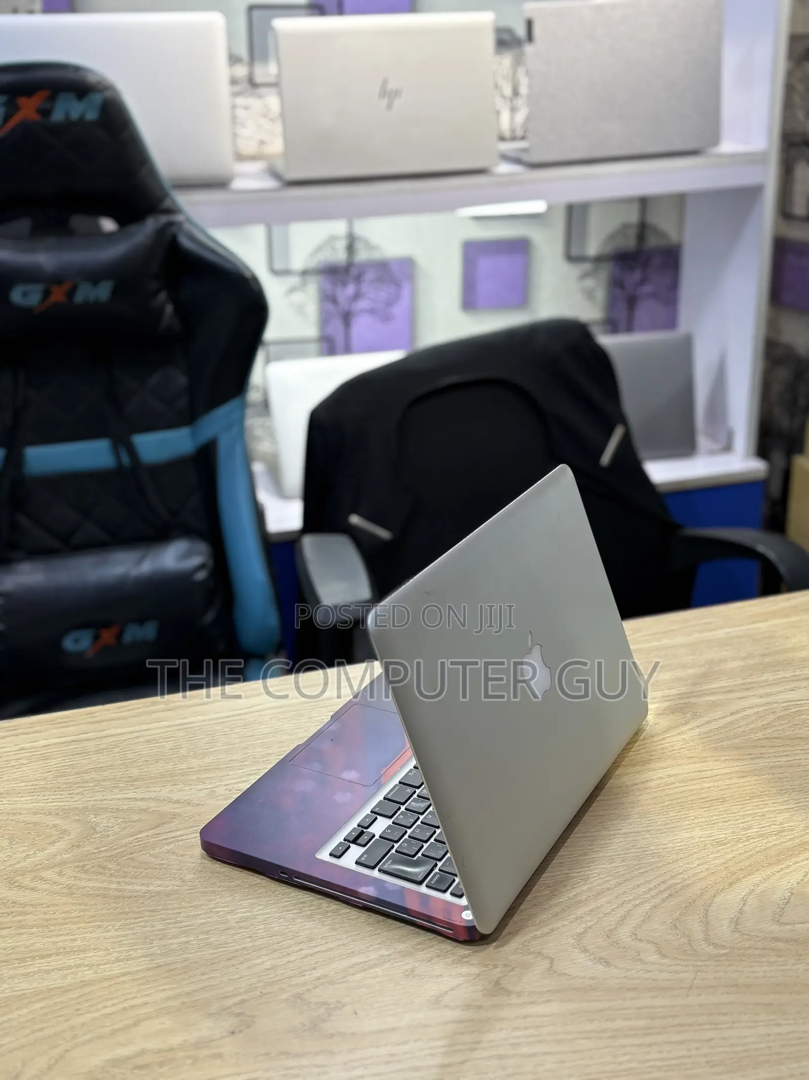 New Laptop Apple MacBook Pro 8GB Intel Core i5 SSD 500GB