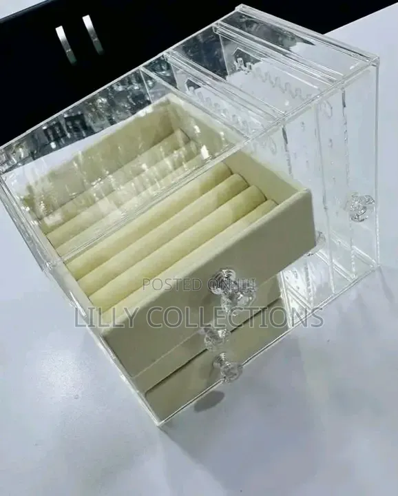 Luxurious Acrylic Jewelry Boxes