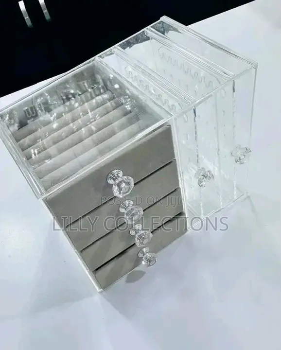 Luxurious Acrylic Jewelry Boxes