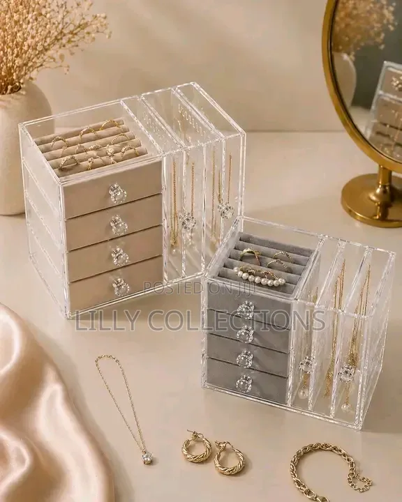 Luxurious Acrylic Jewelry Boxes