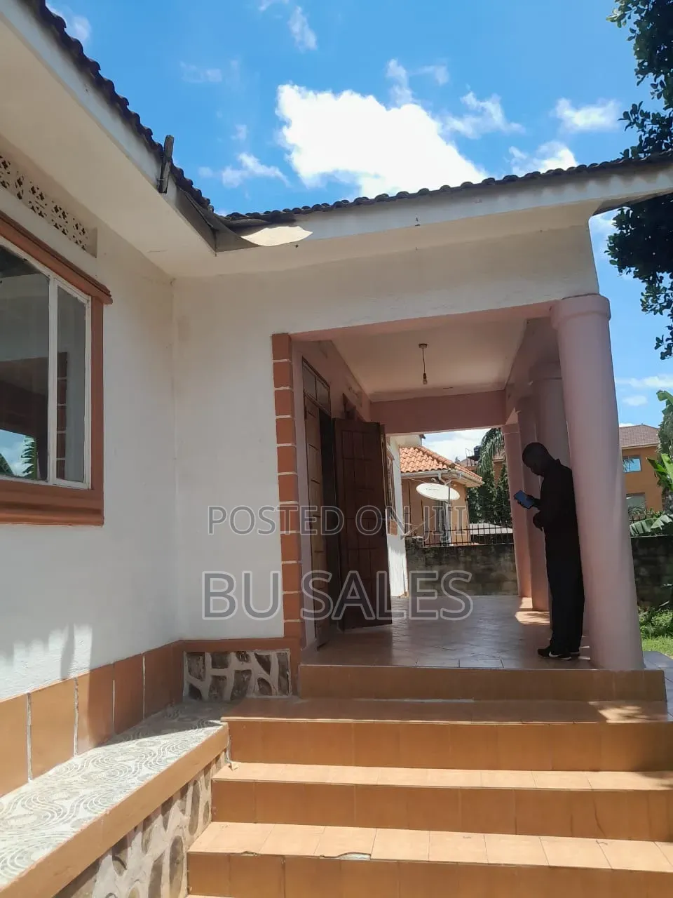 7bdrm Bungalow in Central Division for sale