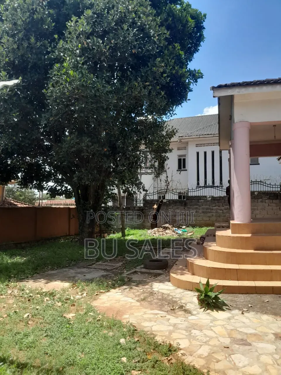 7bdrm Bungalow in Central Division for sale