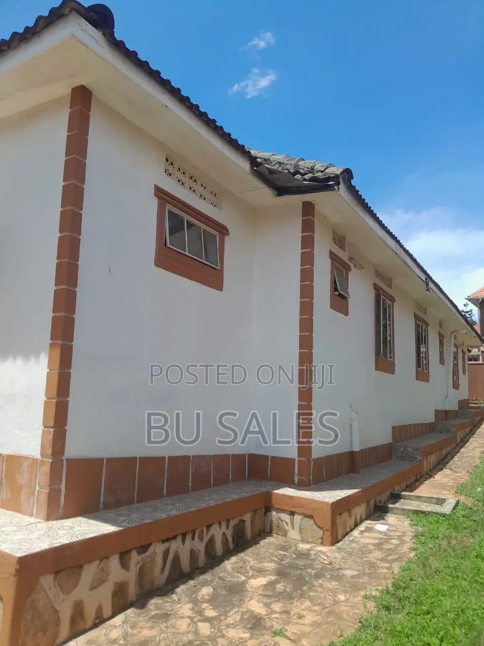 7bdrm Bungalow in Central Division for sale