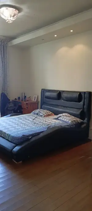 Black Leather 5*6 Bed Without Mattress
