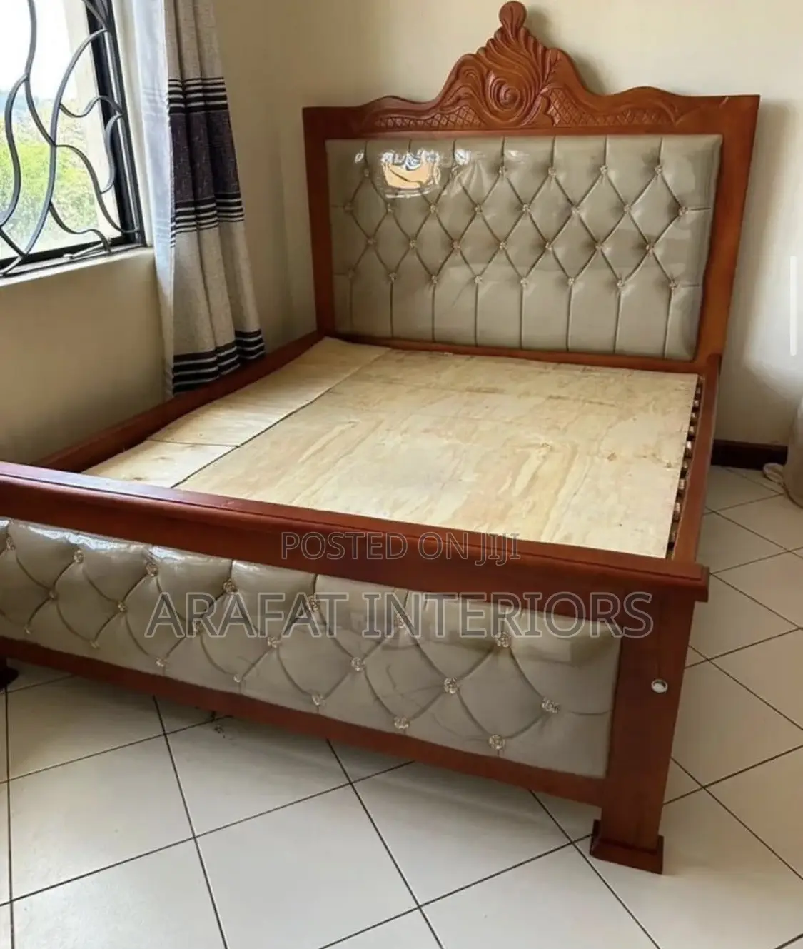 5by6 Flower, Bold Elegant Brown Tufted Bed
