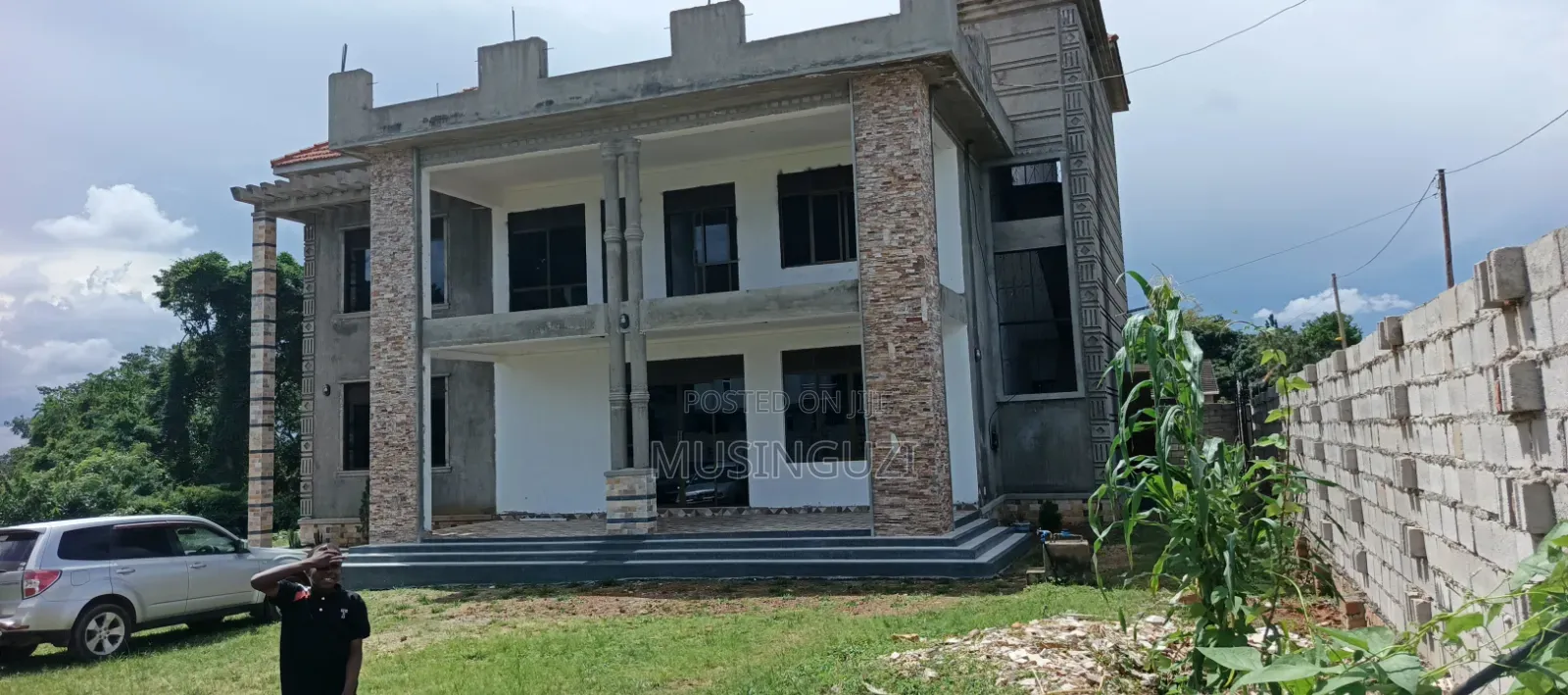7bdrm Bungalow in Sseguku, Ssabagabo-Makindye for sale