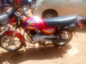 Bajaj CT 125X 2022 Red