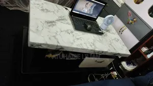 Table( 1metre Long and Wide)