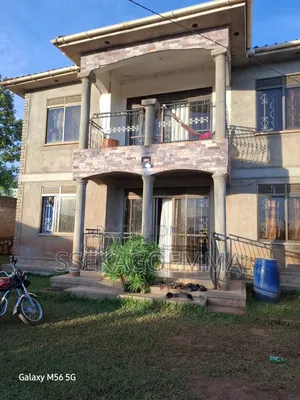 5bdrm House in Ssabagabo-Makindye for sale