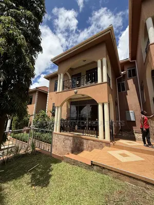 3bdrm Townhouse / Terrace in Muyenga, Central Division for rent