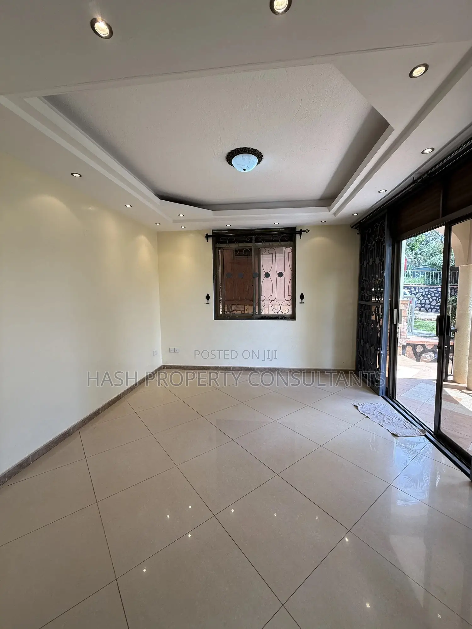 3bdrm Townhouse / Terrace in Muyenga, Central Division for rent