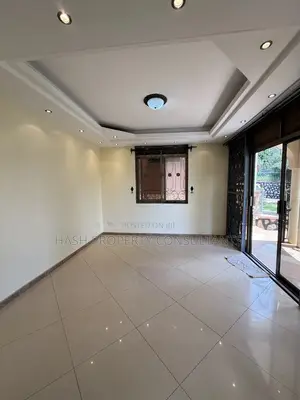 3bdrm Townhouse / Terrace in Muyenga, Central Division for rent