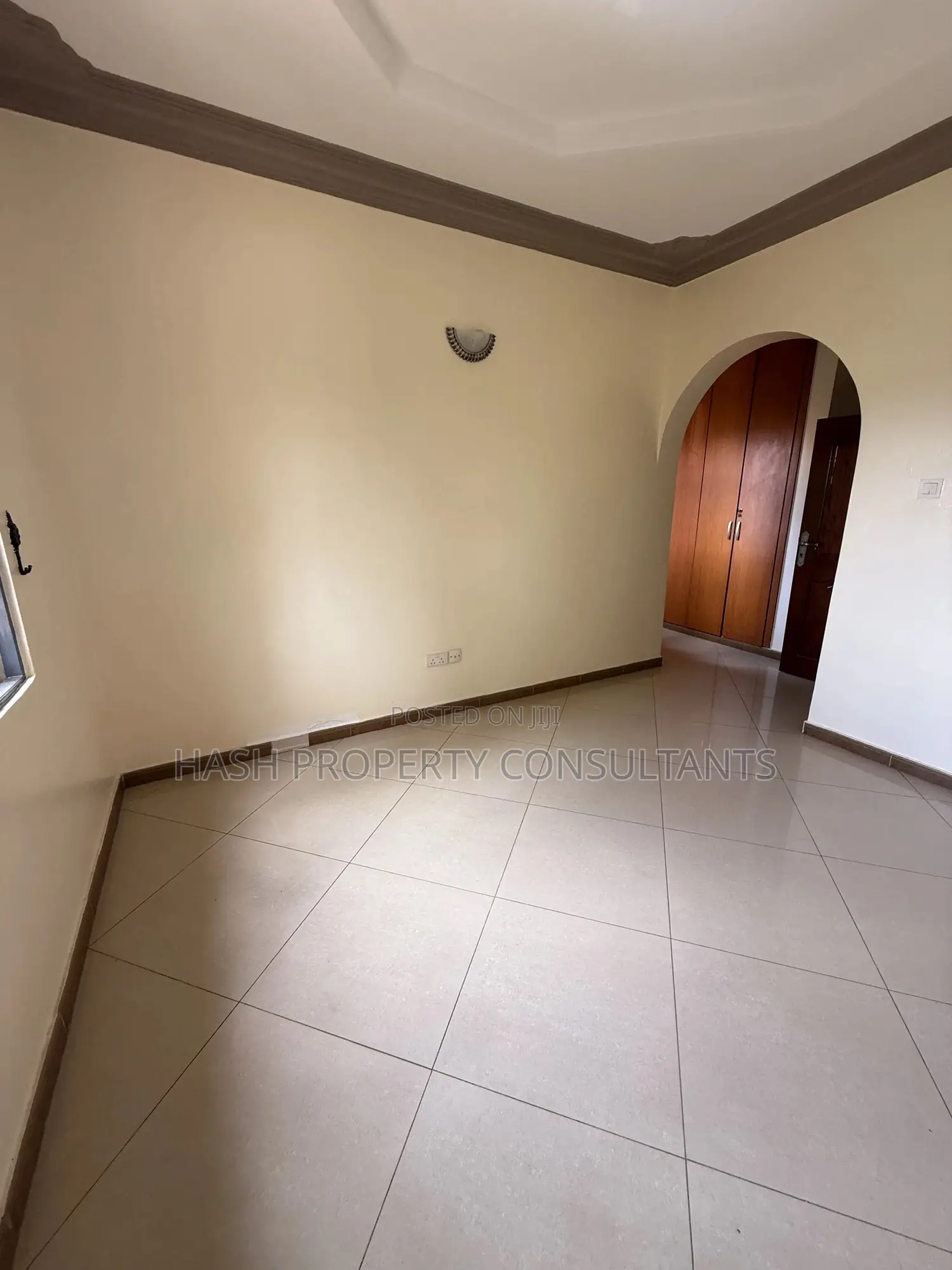3bdrm Townhouse / Terrace in Muyenga, Central Division for rent
