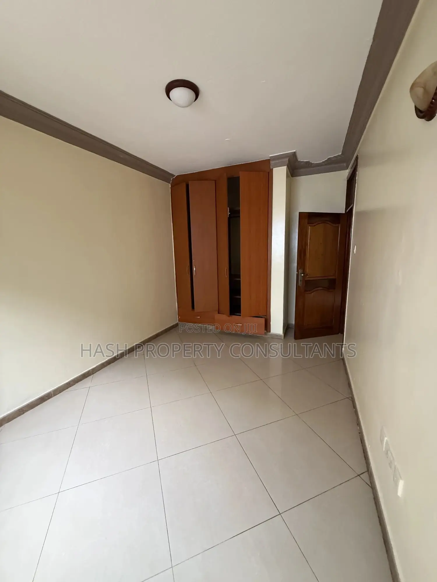 3bdrm Townhouse / Terrace in Muyenga, Central Division for rent
