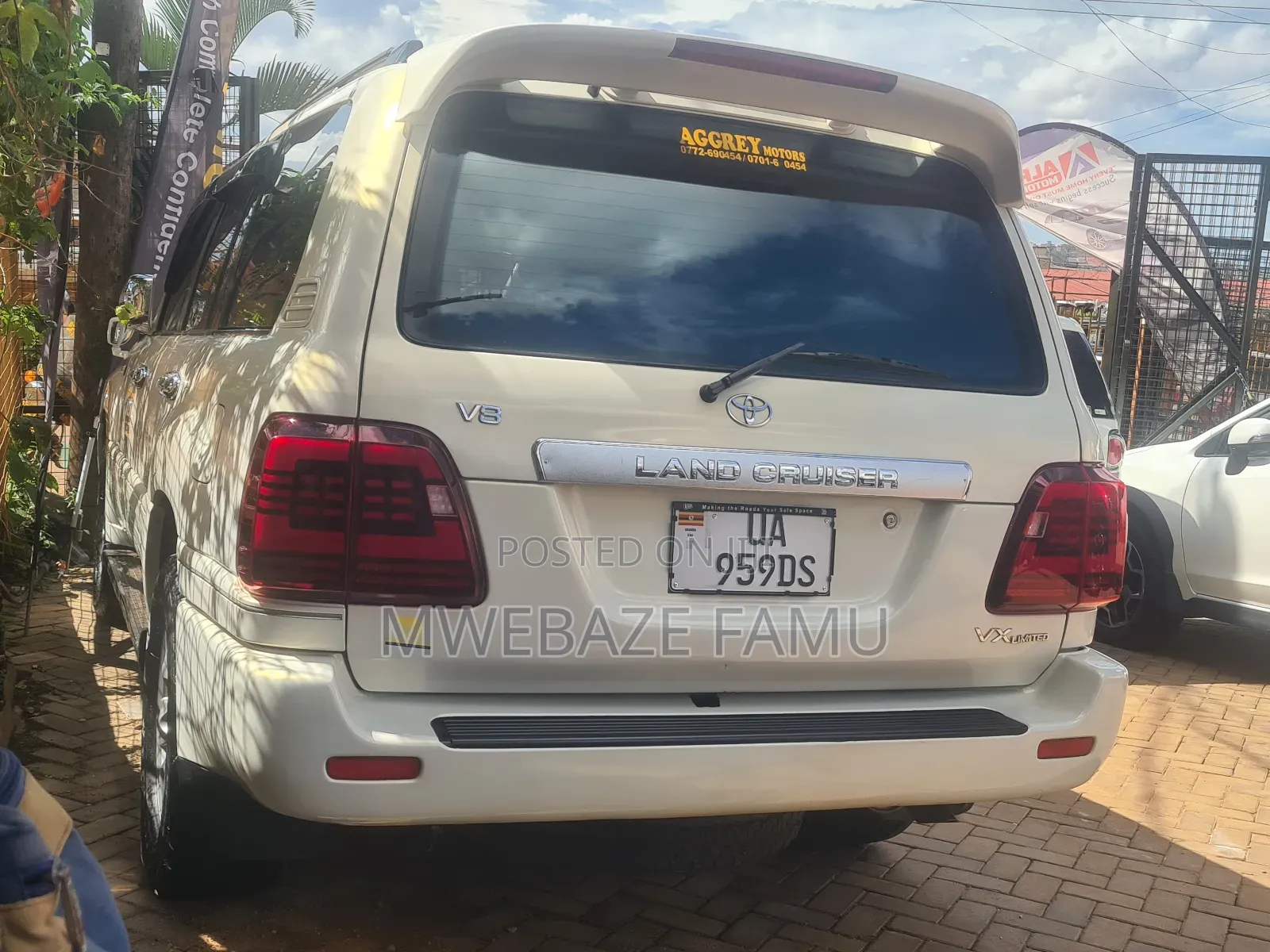 Toyota Land Cruiser 2007 White