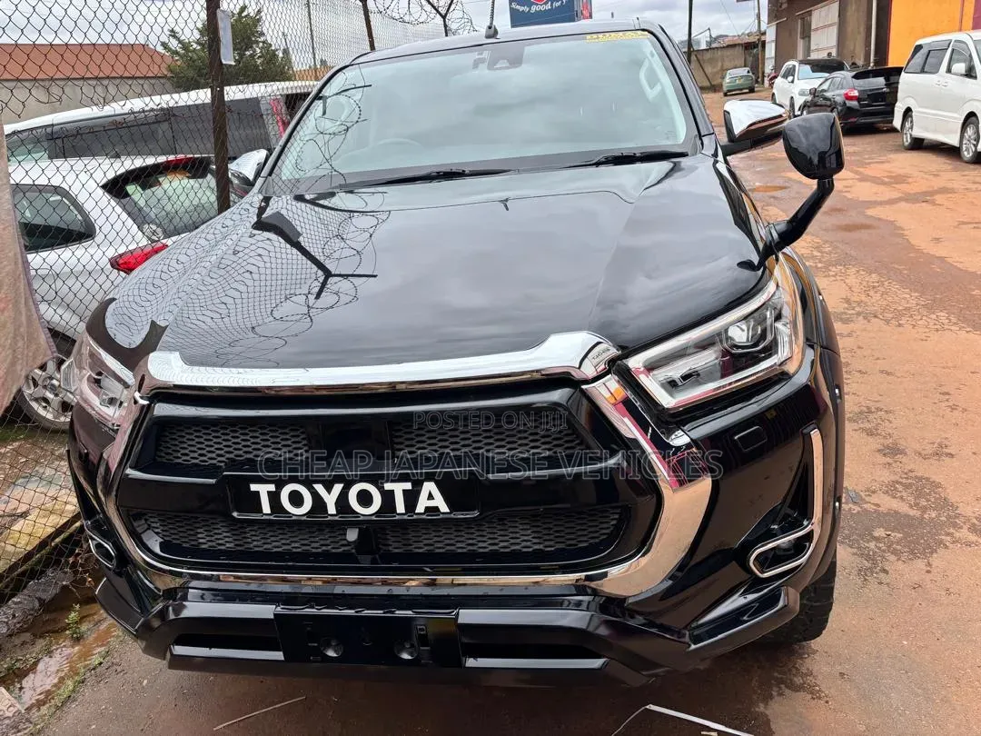 Toyota Hilux Revo Double Cab Deisel 2.4 AWD 2021 Black