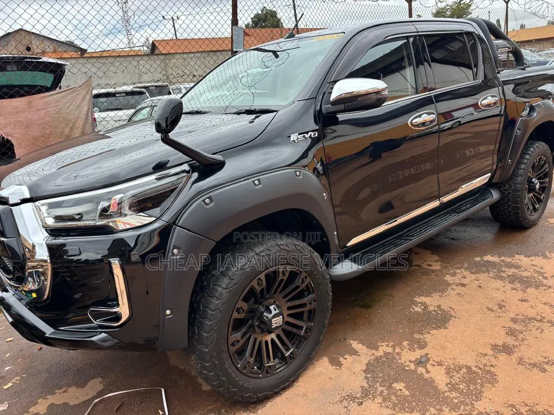 Toyota Hilux Revo Double Cab Deisel 2.4 AWD 2021 Black
