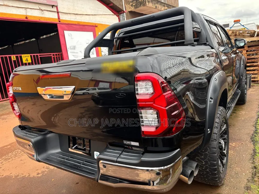 Toyota Hilux Revo Double Cab Deisel 2.4 AWD 2021 Black