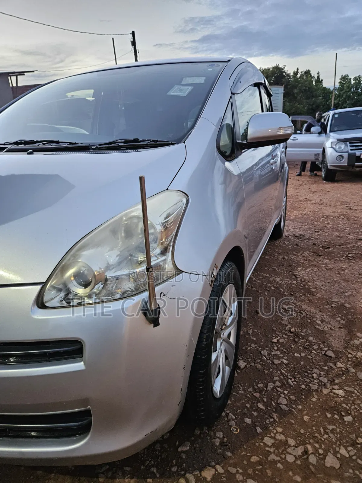 Toyota Ractis 1.5 FWD 2008 Silver