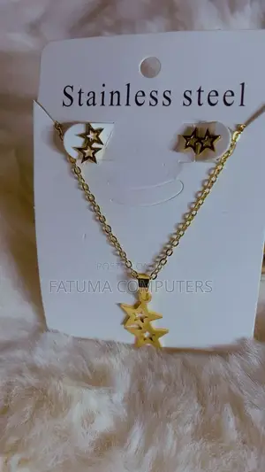 Necklaces in Gold
