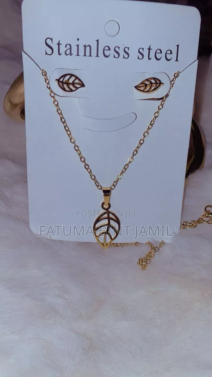 Necklaces in Gold